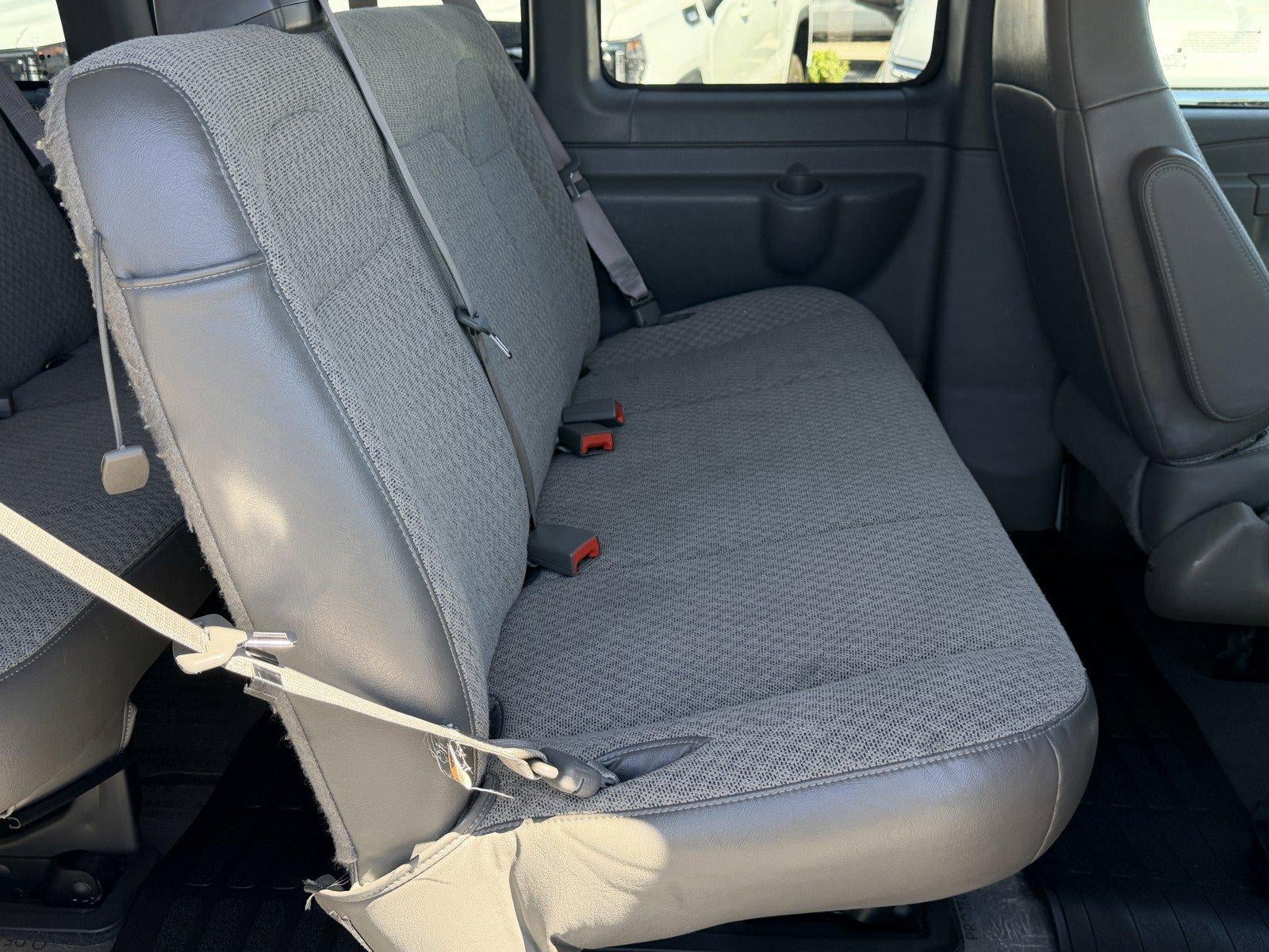2025 Chevrolet Express Passenger 1LT