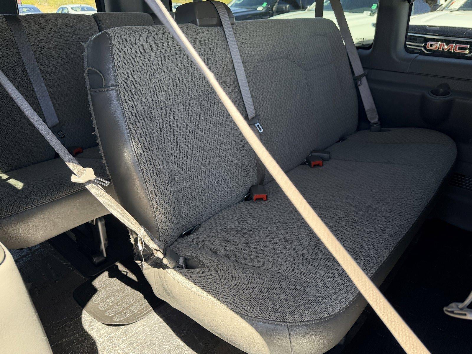 2025 Chevrolet Express Passenger 1LT