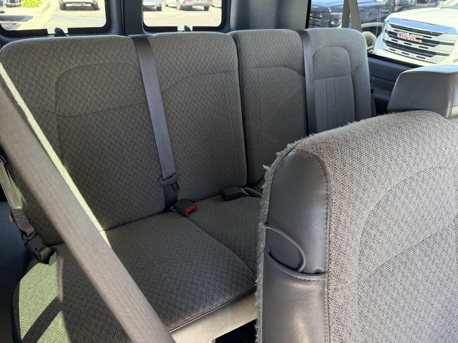 2025 Chevrolet Express Passenger 1LT