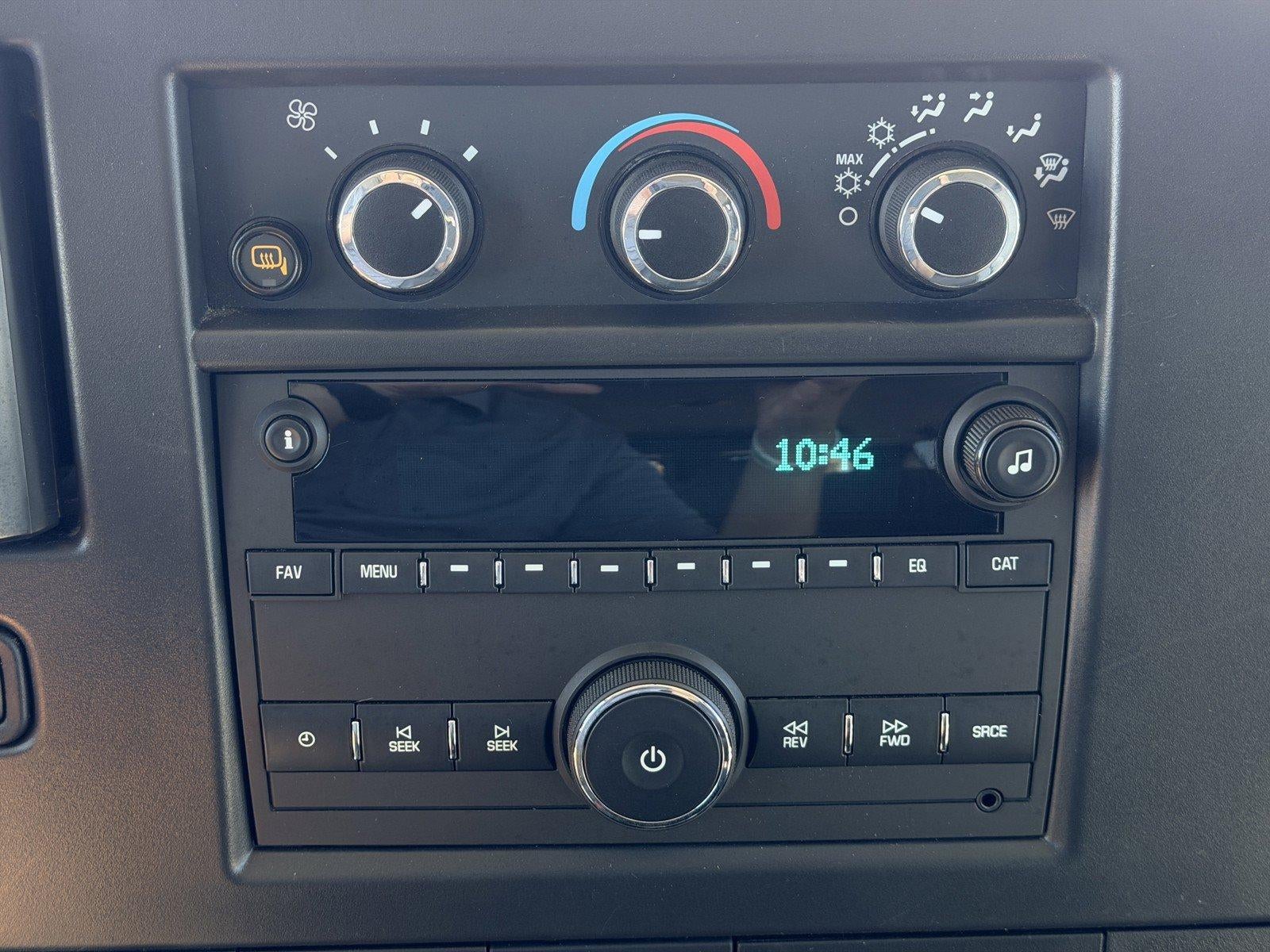 2025 Chevrolet Express Passenger 1LT