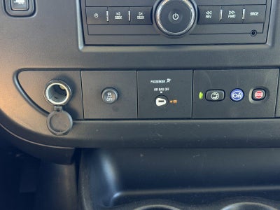 2025 Chevrolet Express Passenger 1LT
