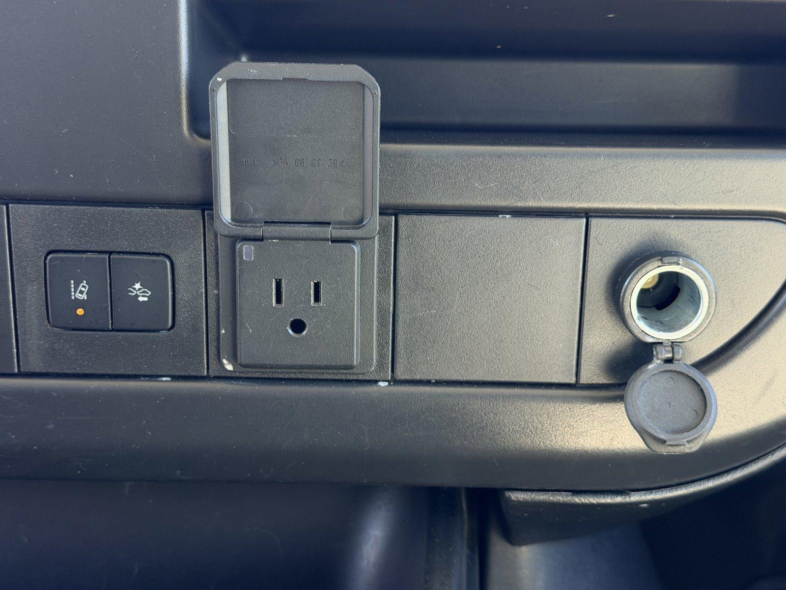2025 Chevrolet Express Passenger 1LT