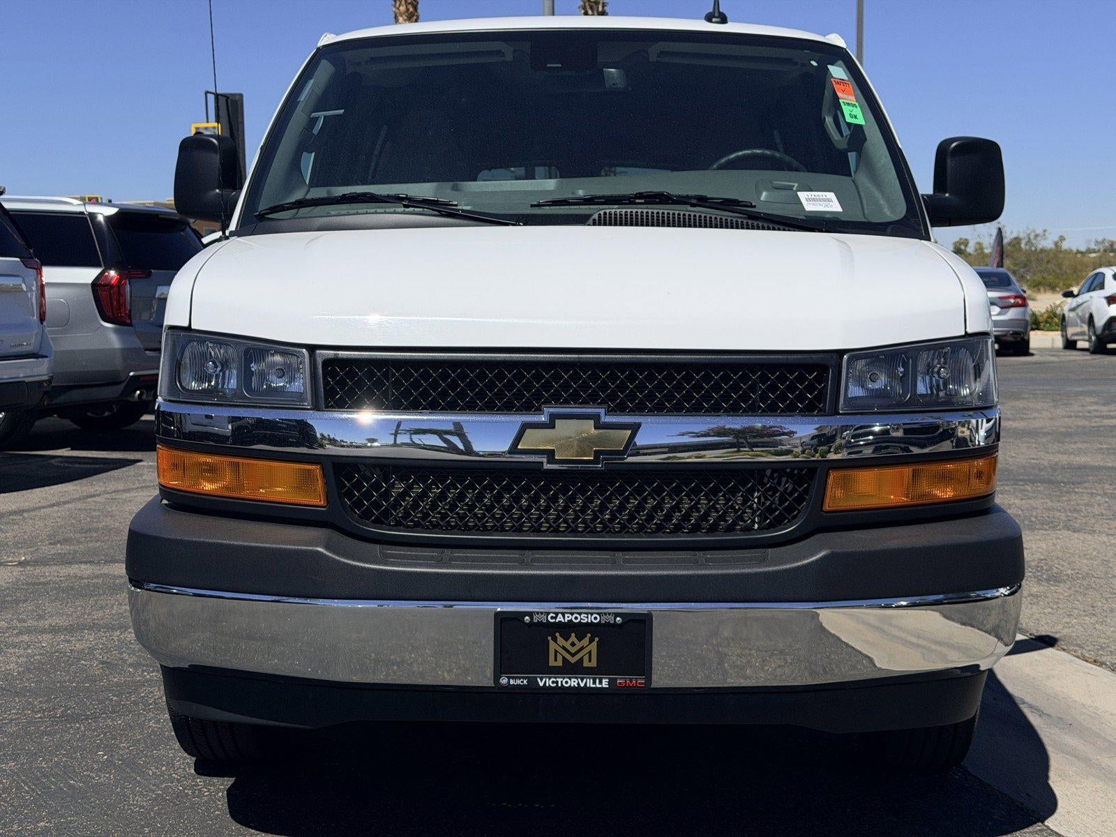 2025 Chevrolet Express Passenger 1LT
