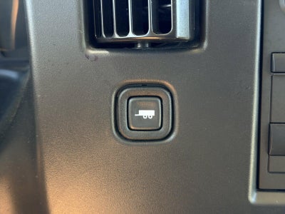 2025 Chevrolet Express Passenger 1LT