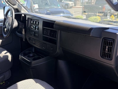 2025 Chevrolet Express Passenger 1LT