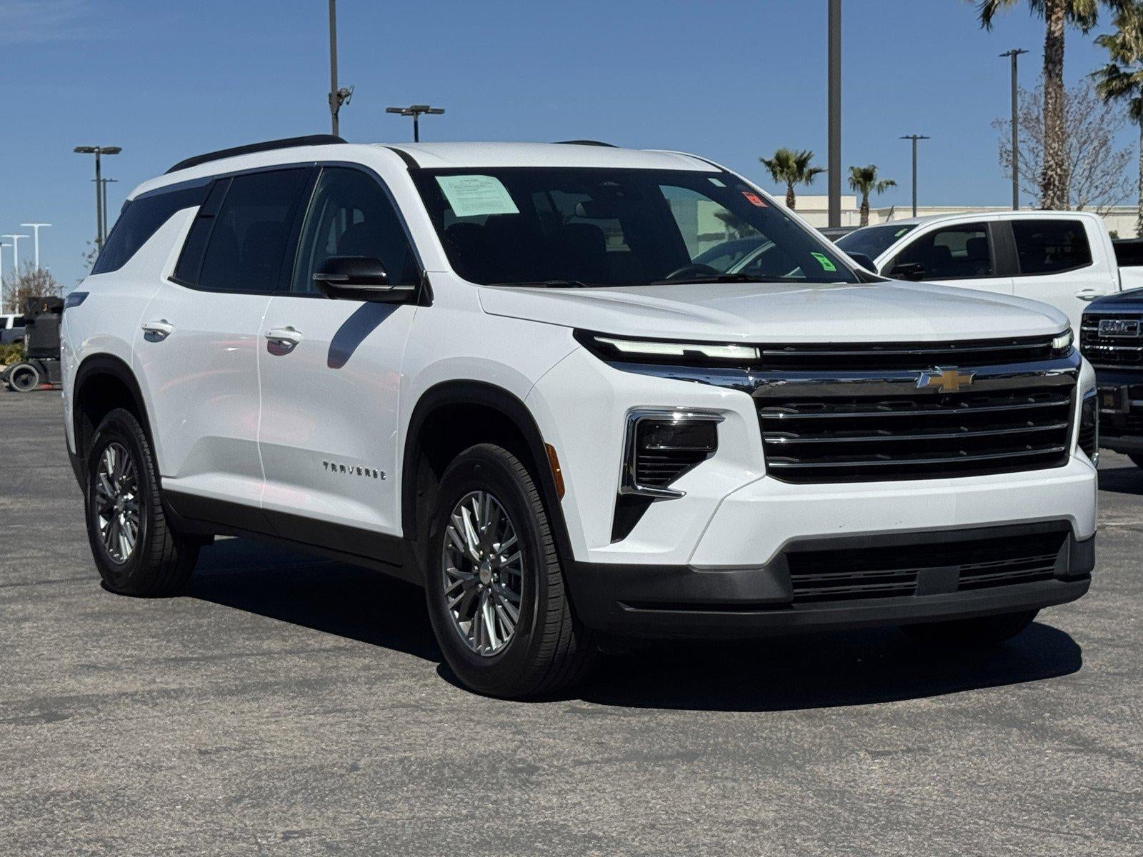 2024 Chevrolet Traverse LT