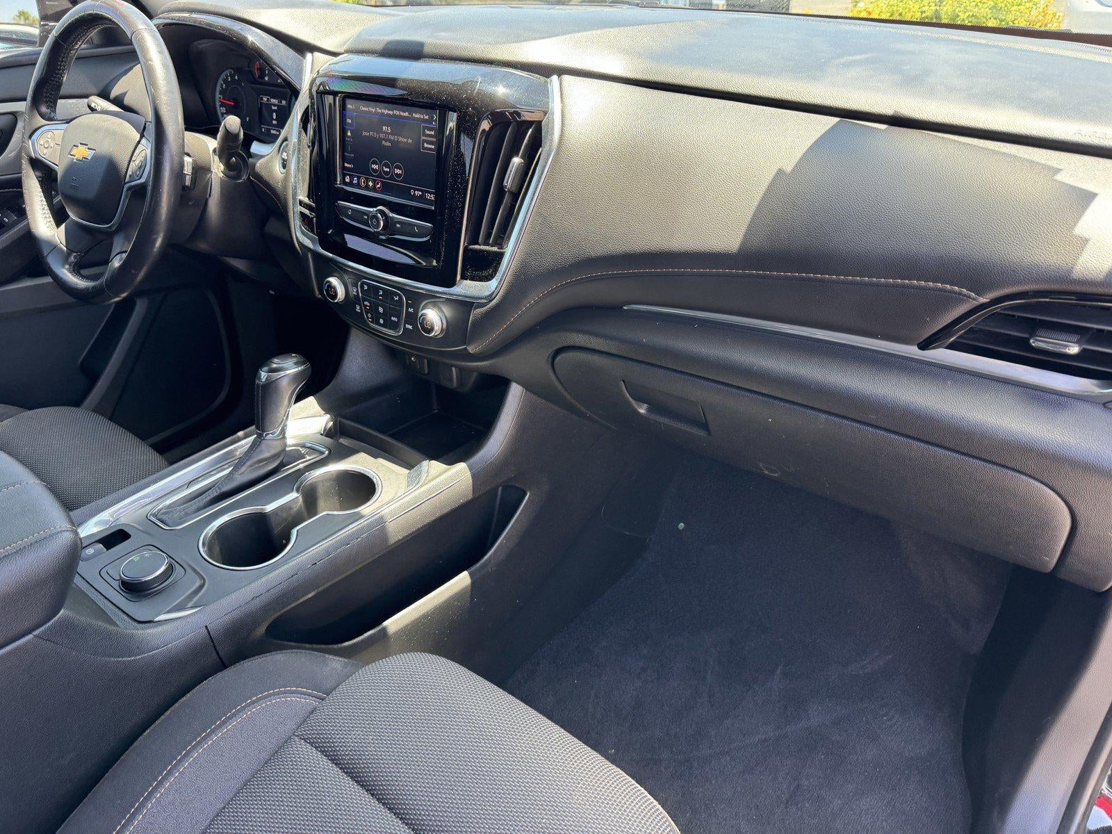 2020 Chevrolet Traverse LT Cloth