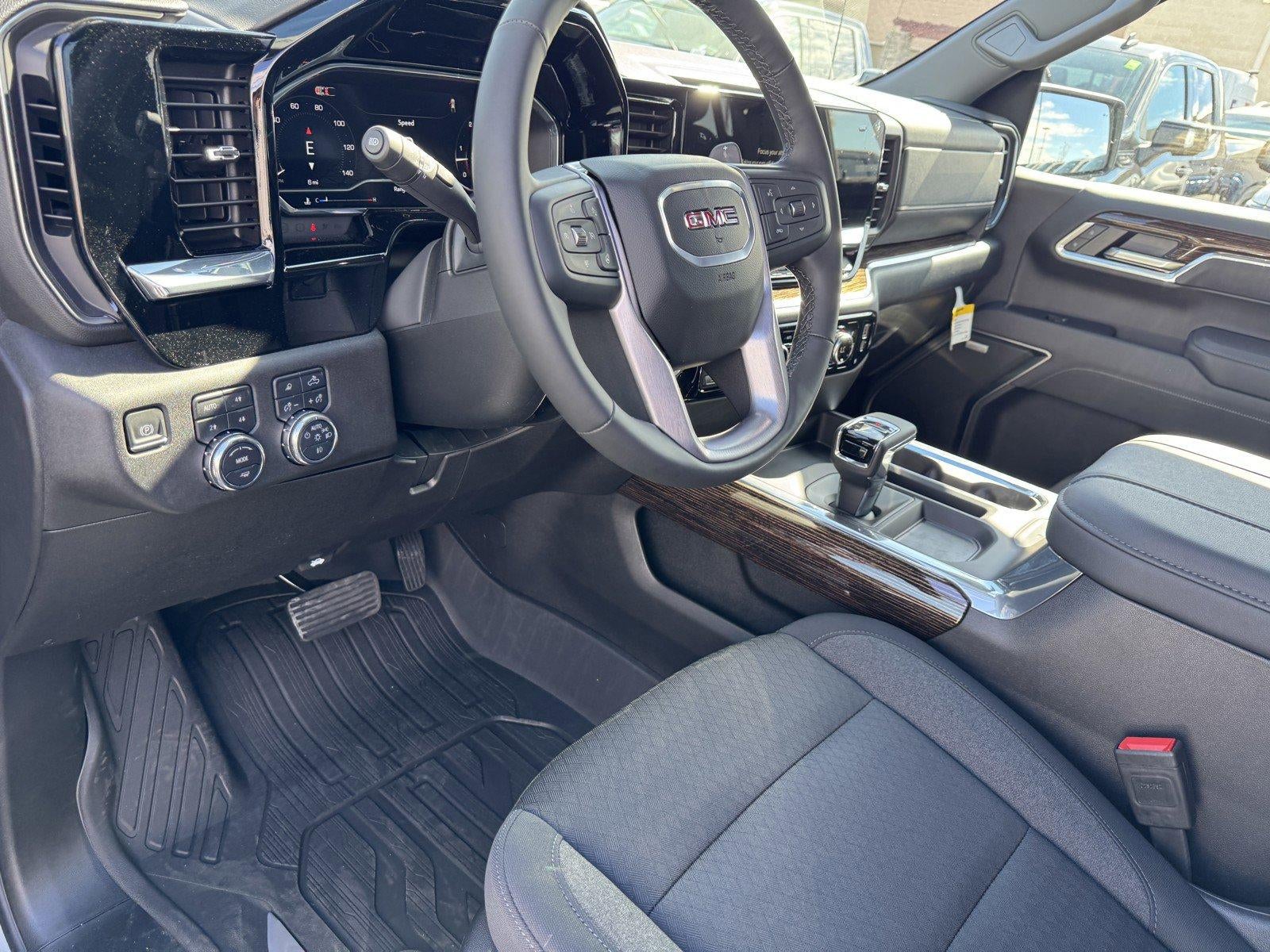 2025 GMC Sierra 1500 Elevation