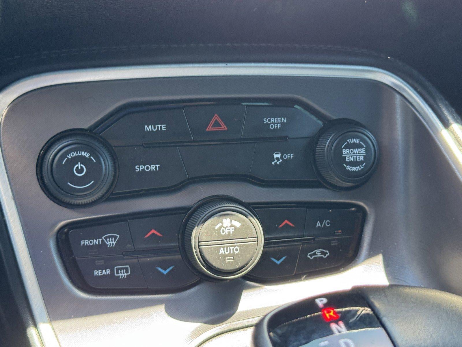 2019 Dodge Challenger SXT