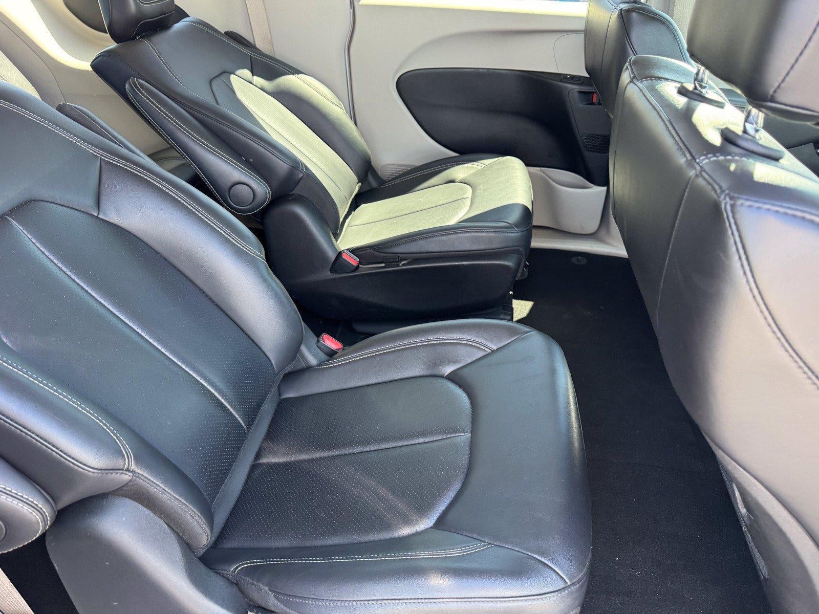 2024 Chrysler Pacifica Hybrid Select