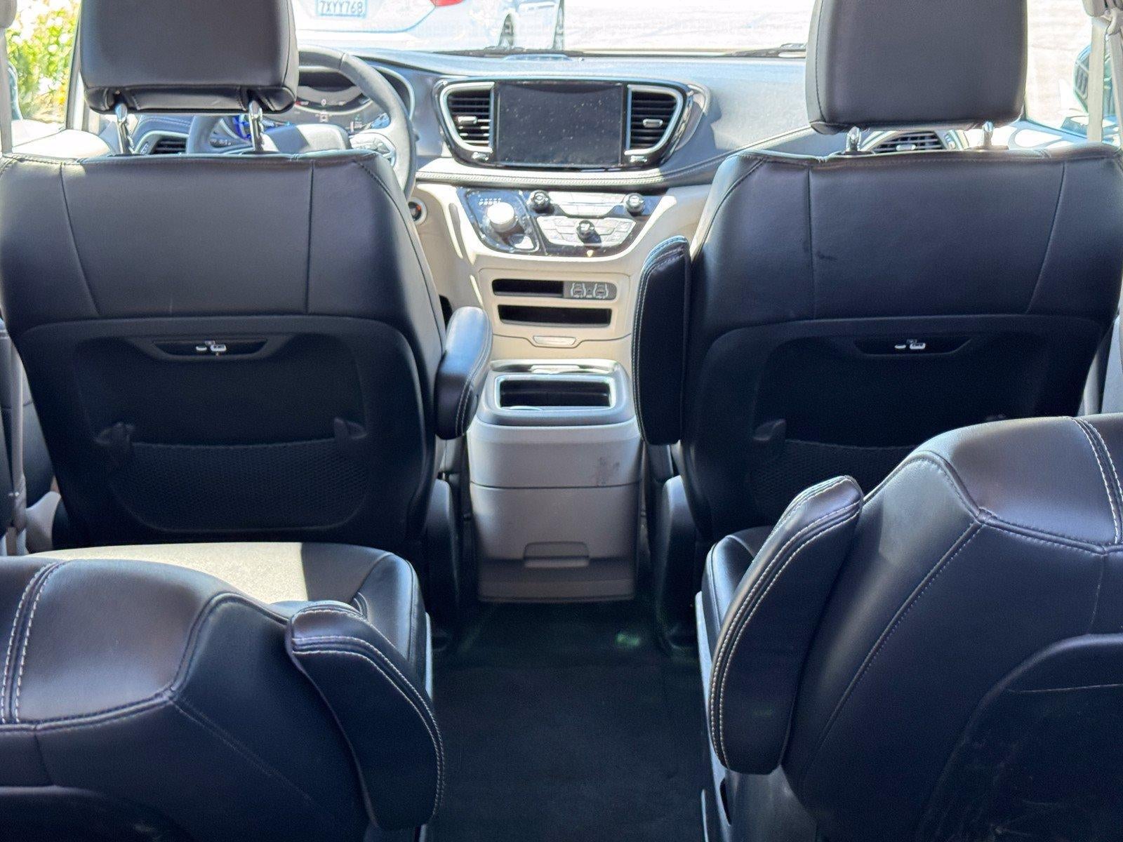 2024 Chrysler Pacifica Hybrid Select