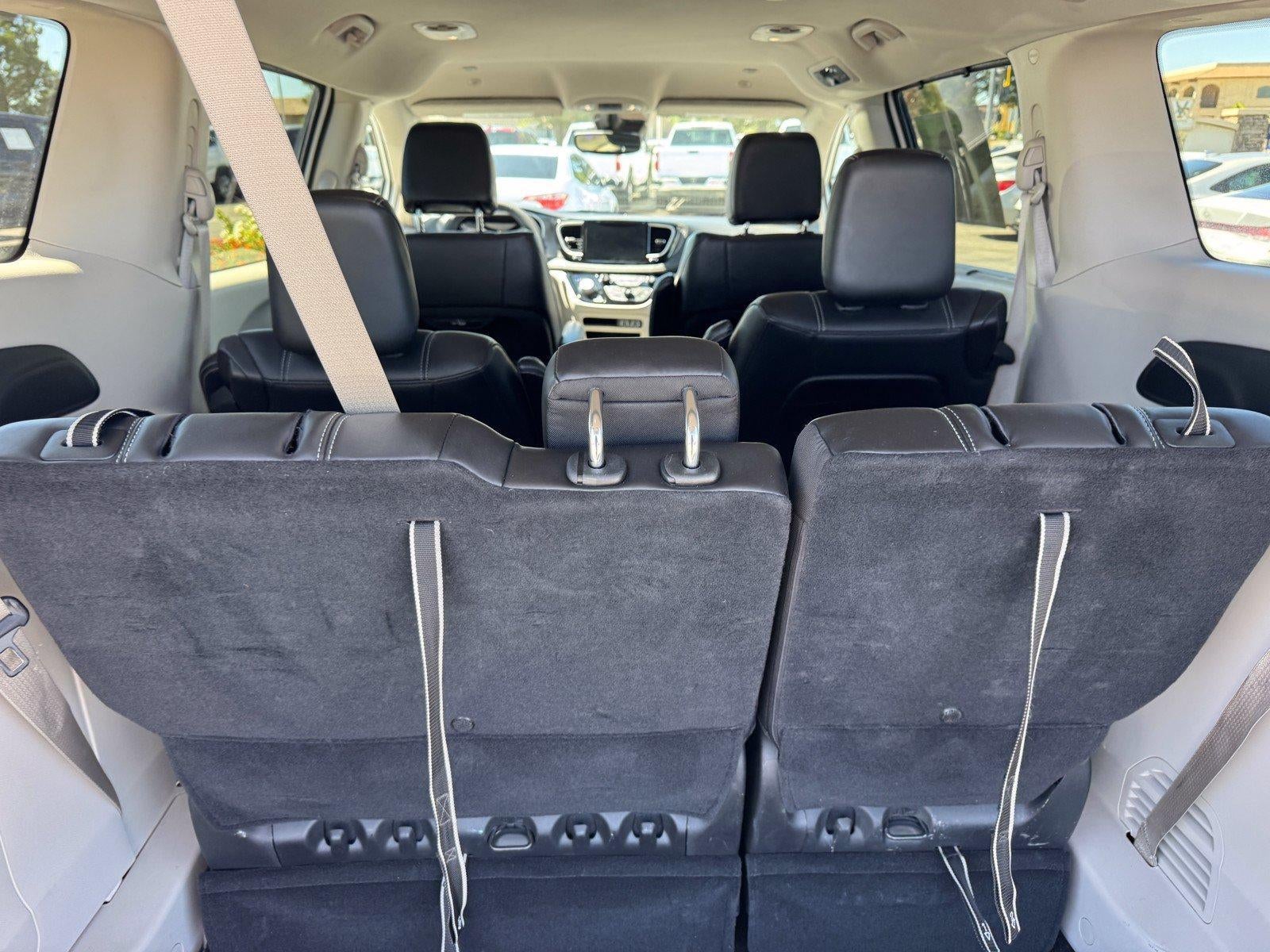 2024 Chrysler Pacifica Hybrid Select