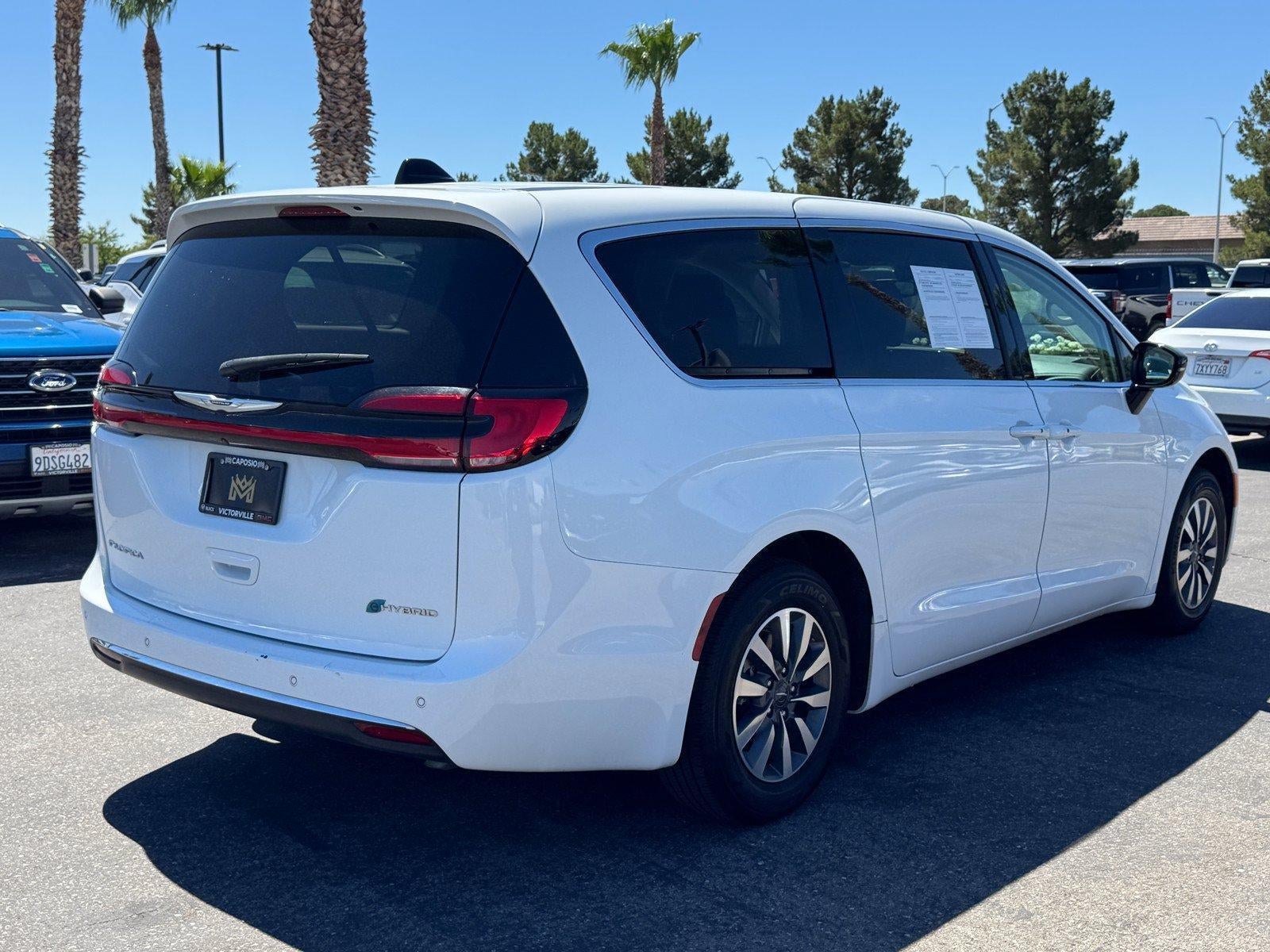 2024 Chrysler Pacifica Hybrid Select