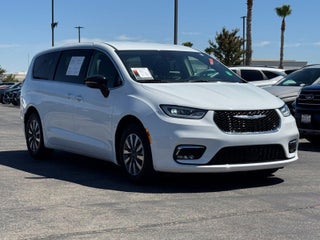 2024 Chrysler Pacifica Hybrid Select