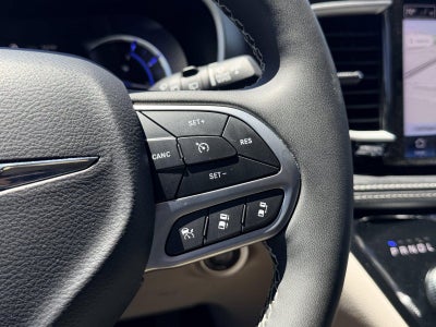 2024 Chrysler Pacifica Hybrid Select