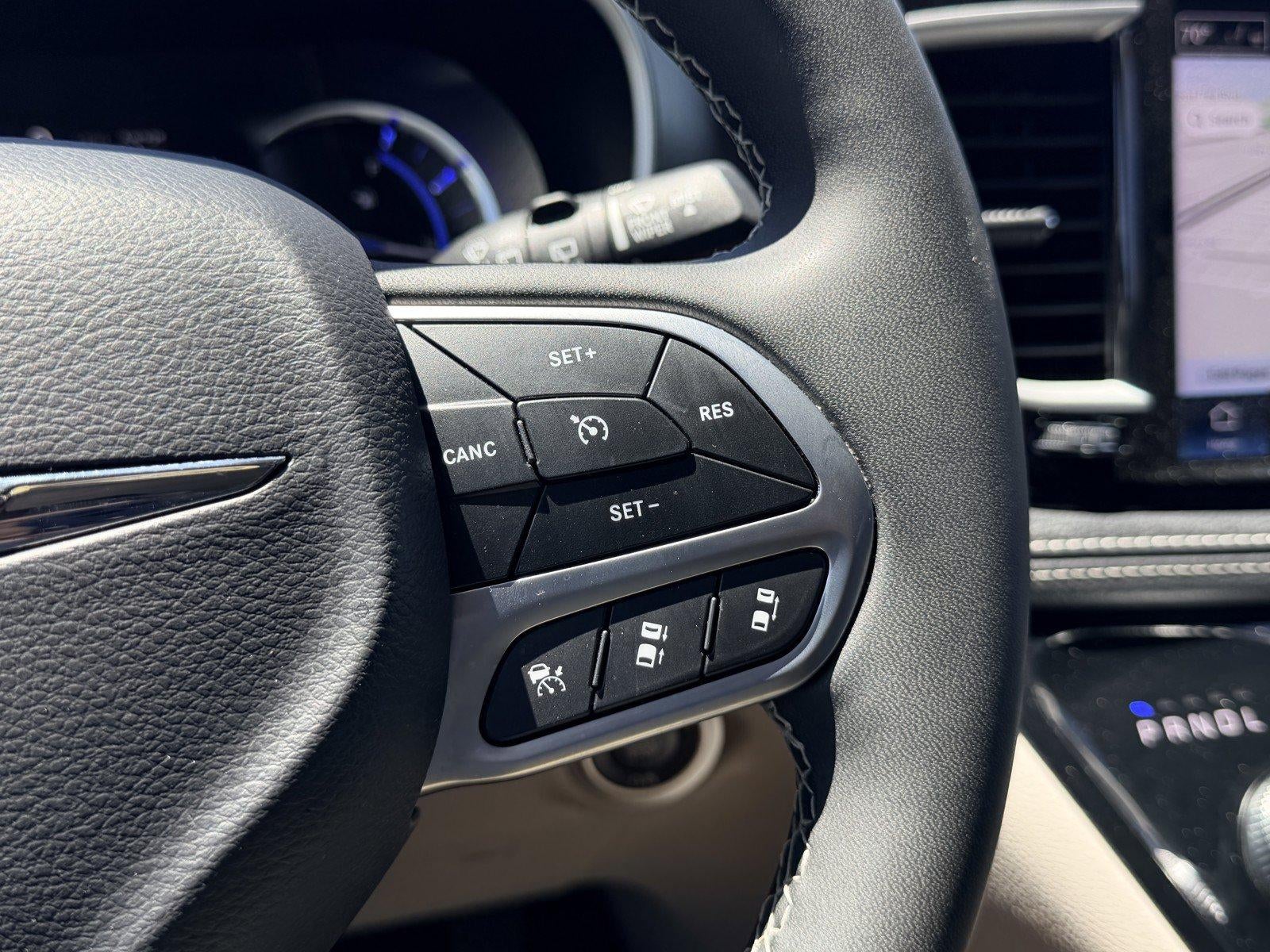 2024 Chrysler Pacifica Hybrid Select