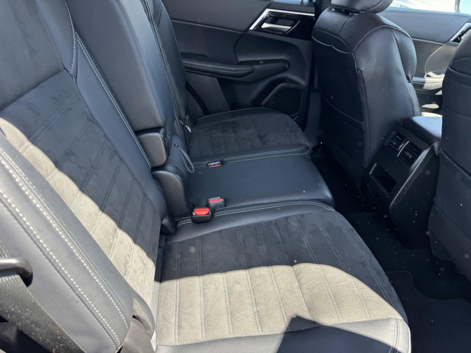 2024 Mitsubishi Outlander SE