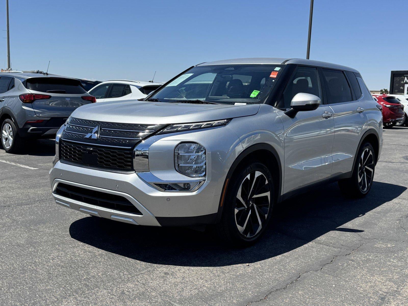 2024 Mitsubishi Outlander SE