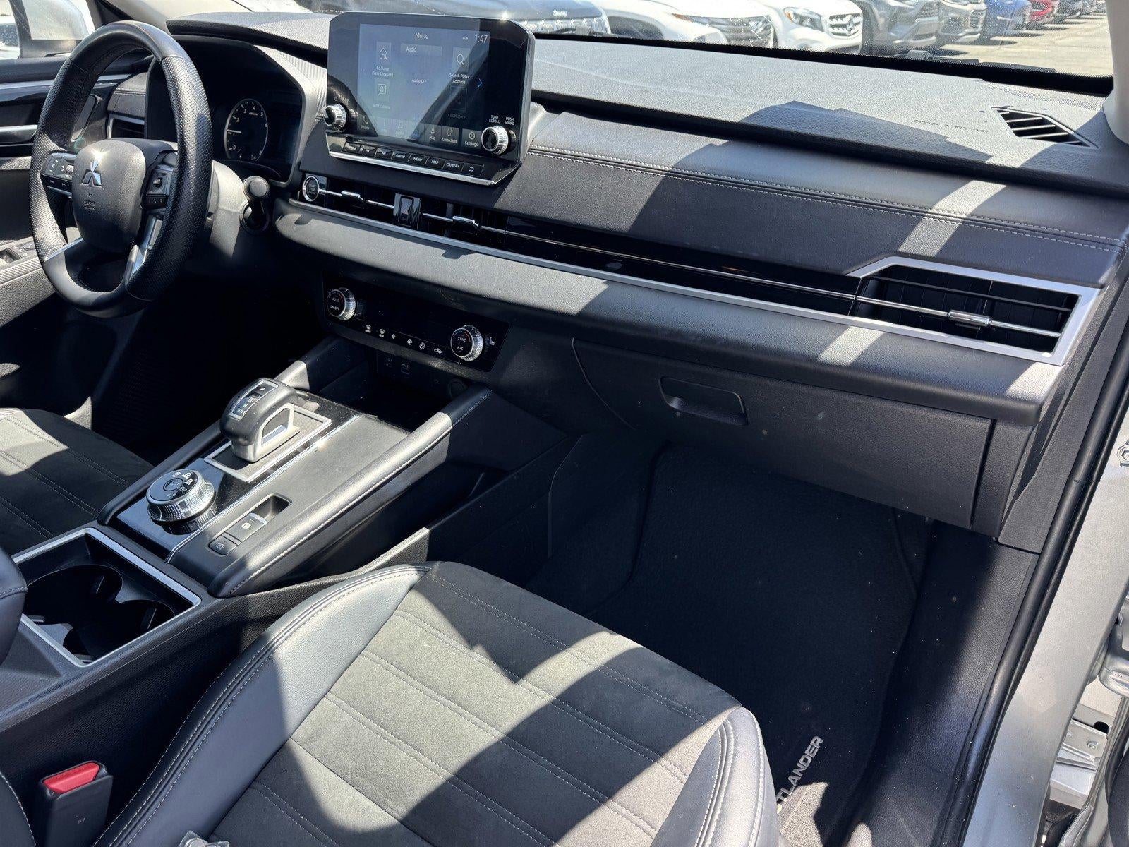 2024 Mitsubishi Outlander SE