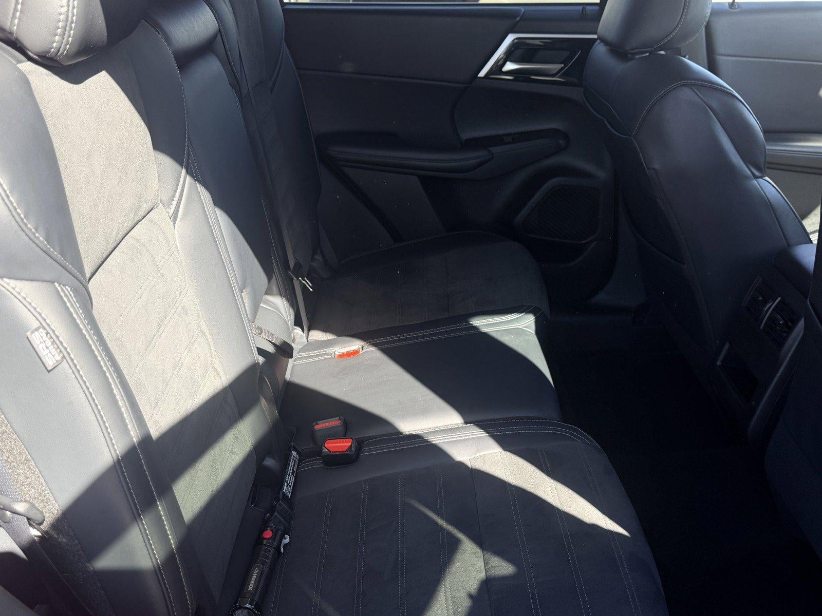 2024 Mitsubishi Outlander SE
