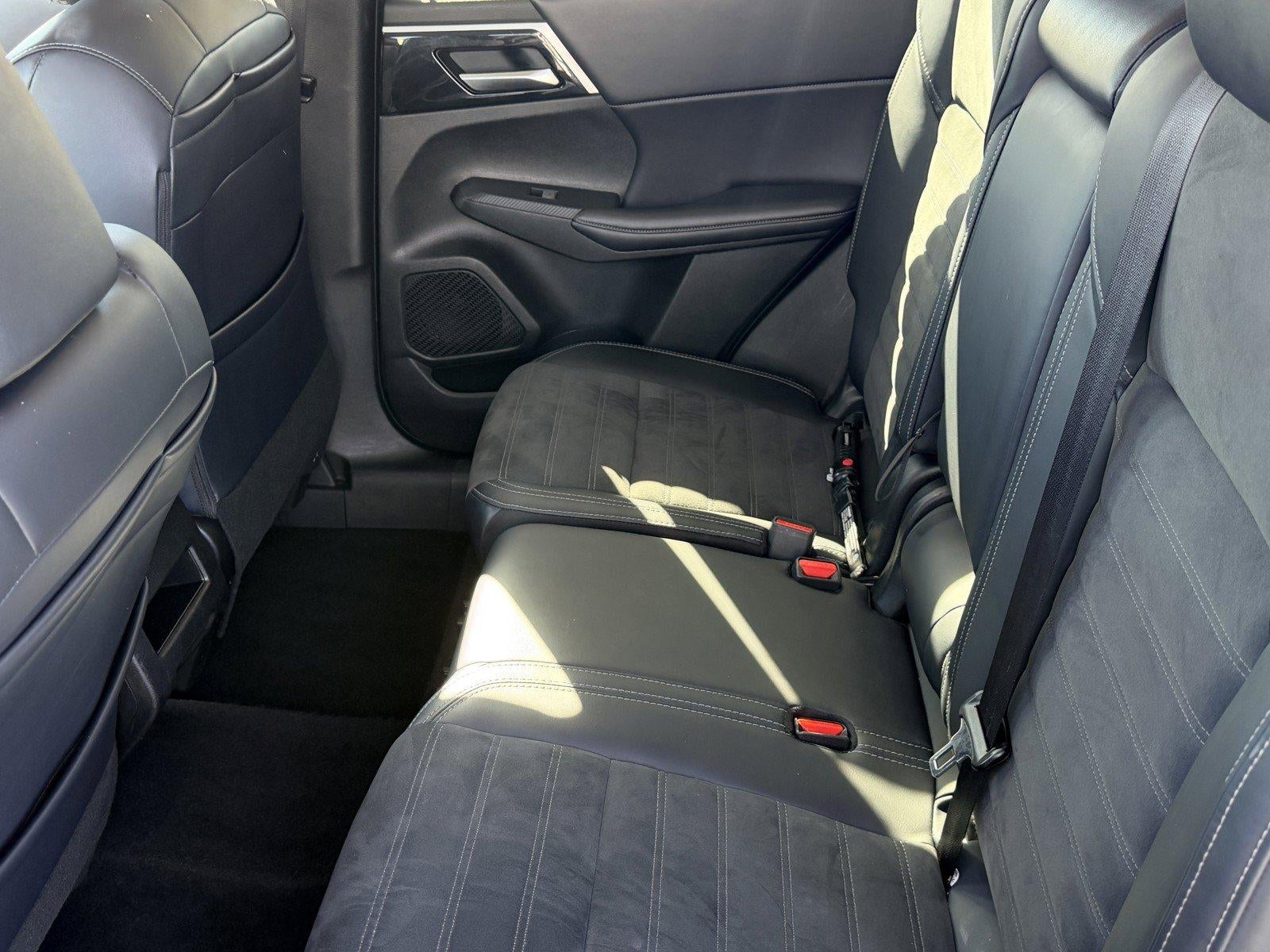 2024 Mitsubishi Outlander SE