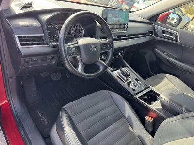 2024 Mitsubishi Outlander SE