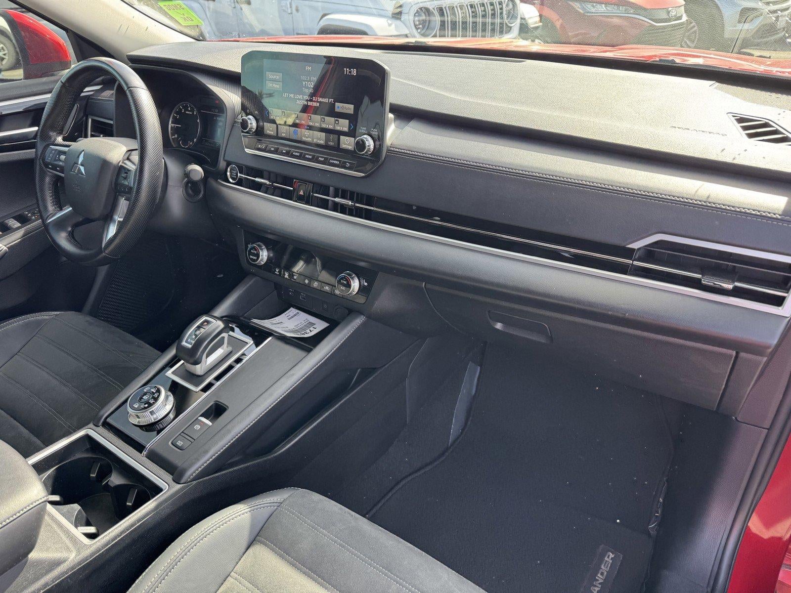 2024 Mitsubishi Outlander SE